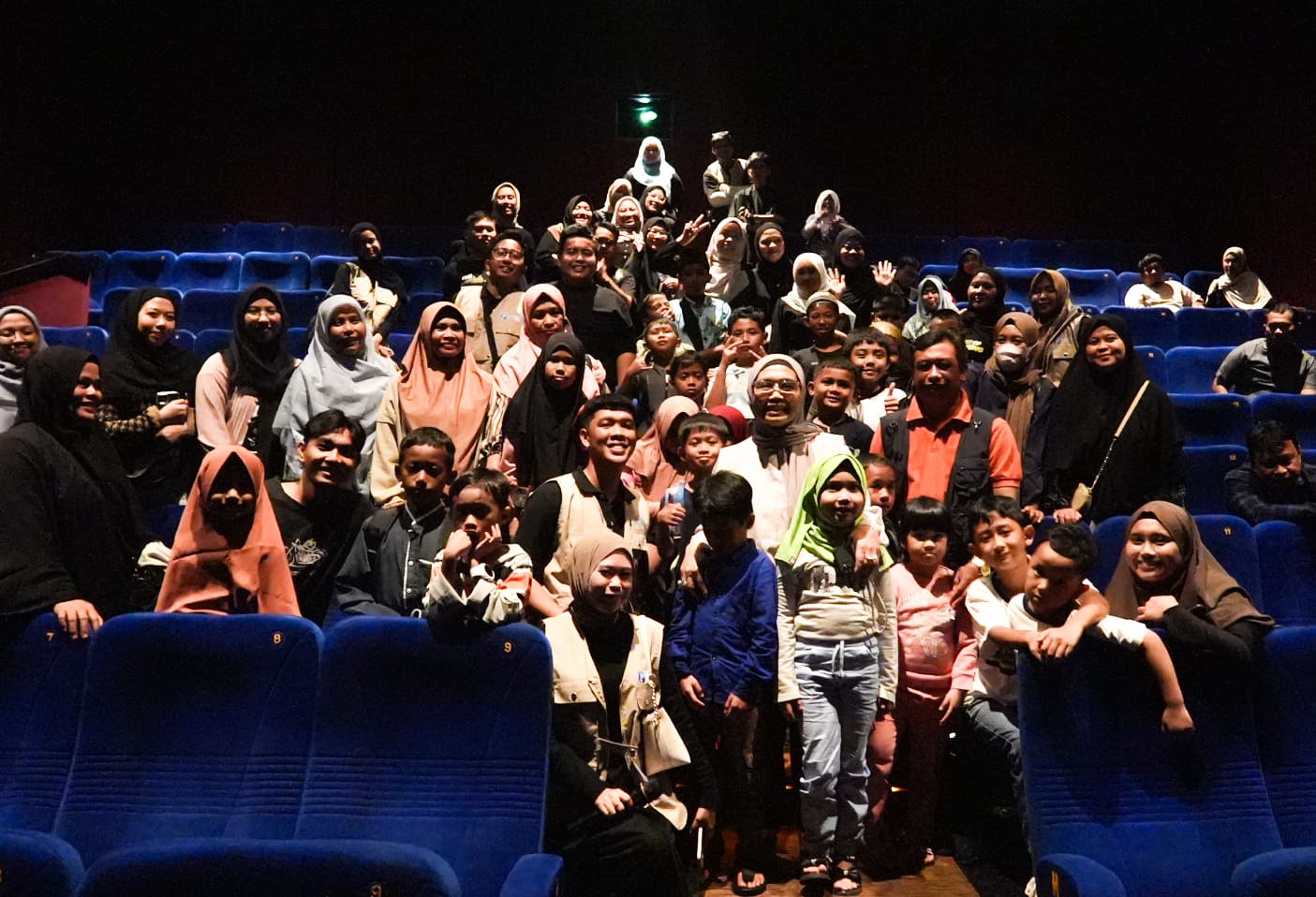 Mimpi Jadi Nyata: Aksi Sosial The Power Of GR Antarkan Puluhan Anak Nonton ke XXI Citimall Bontang