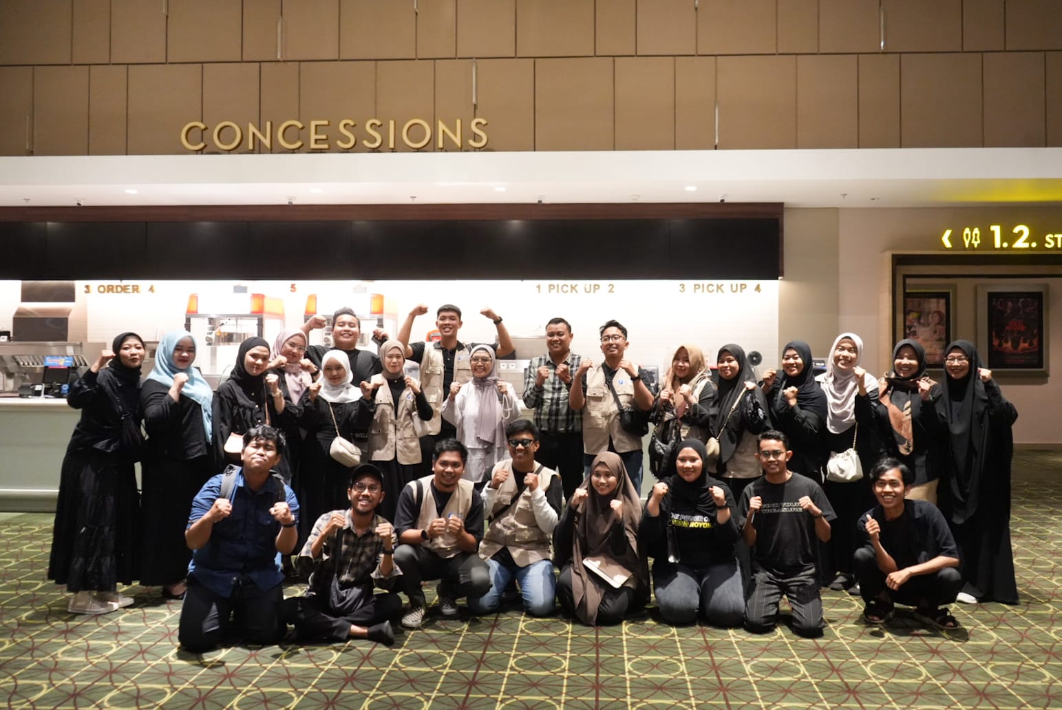 Mimpi Jadi Nyata: Aksi Sosial The Power Of GR Antarkan Puluhan Anak Nonton ke XXI Citimall Bontang