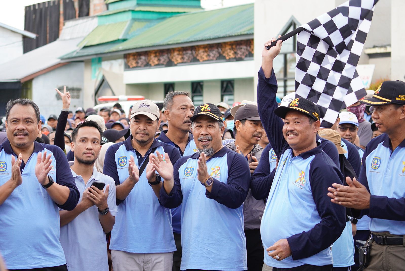 Jalan Sehat Harkopnas ke-77 Berlangsung Meriah di UMKM Center kota Bontang
