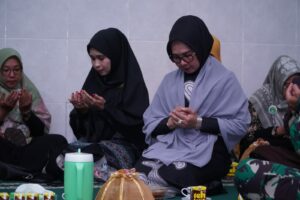 Penuh Khidmat, Najirah Hadiri Pengukuhan Pengurus Pondok Pesantren Darud Da'wah Wal Irsyad Segendis