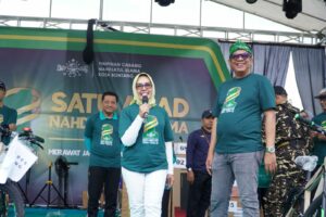 Puncak Peringatan Satu Abad NU, PBNU Bontang Gelar Jalan Sehat.