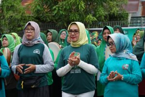 Puncak Peringatan Satu Abad NU, PBNU Bontang Gelar Jalan Sehat.
