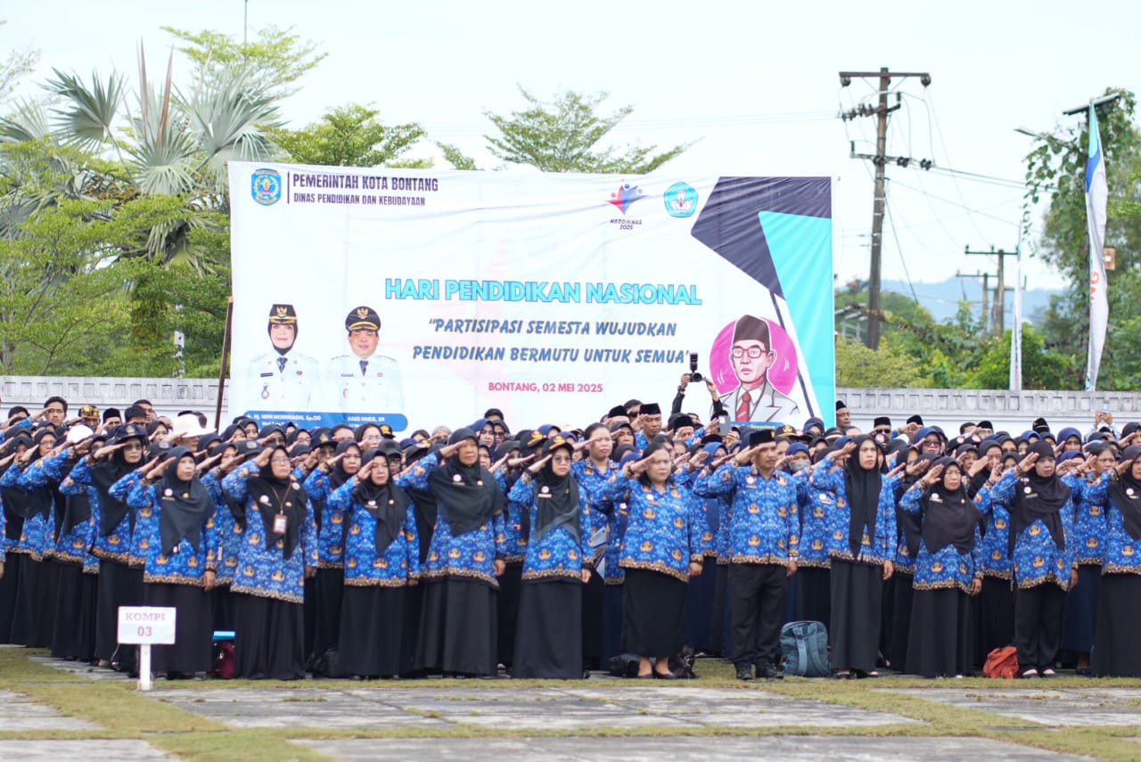 Pimpin Upacara Hardiknas, Wali Kota Tekankan Pembelajaran Mendalam dan Pendidikan Karakter