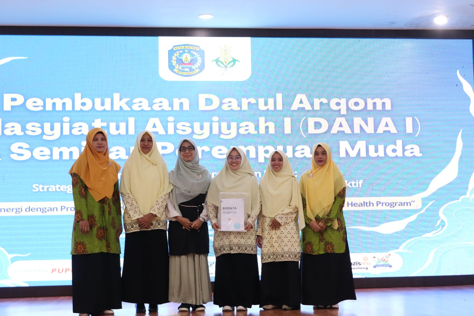 Perkuat Jiwa Perempuan Muda, PDNA Bontang Gelar Darul Arqom dan Seminar
