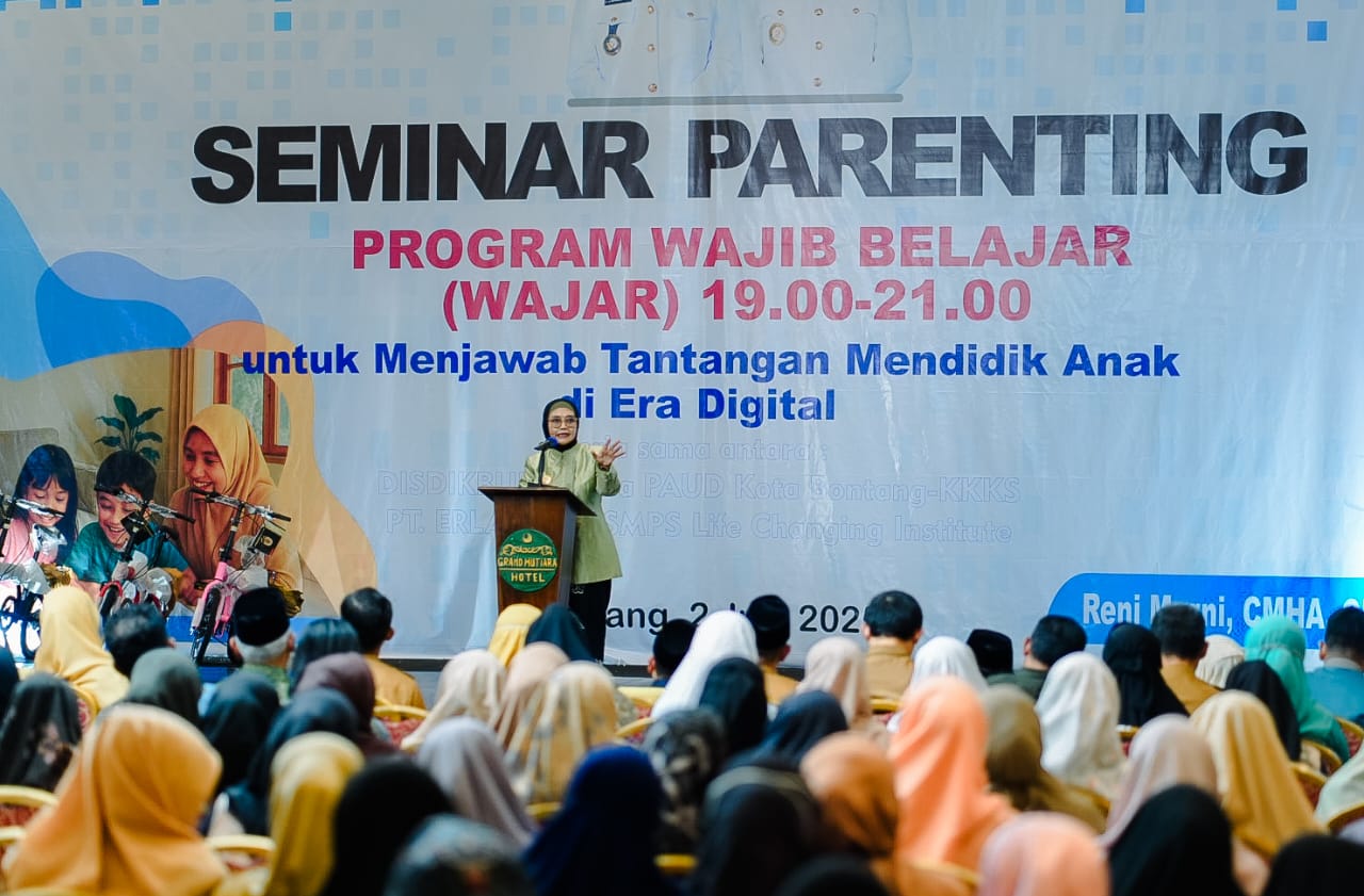 Seminar Parenting WAJAR 1921 Akhiri Program 100 Hari Kerja: Membangun Karakter Anak di Tengah Arus Digital