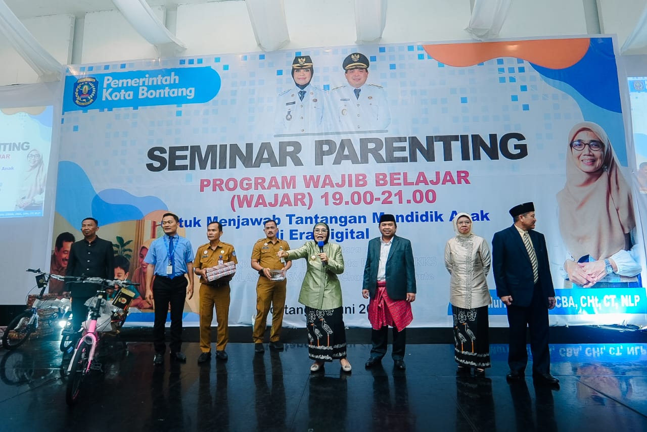 Seminar Parenting WAJAR 1921 Akhiri Program 100 Hari Kerja: Membangun Karakter Anak di Tengah Arus Digital