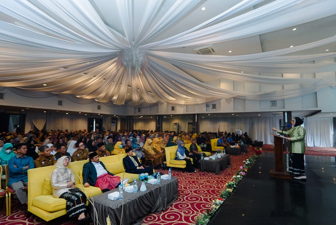 Seminar Parenting WAJAR 1921 Akhiri Program 100 Hari Kerja: Membangun Karakter Anak di Tengah Arus Digital