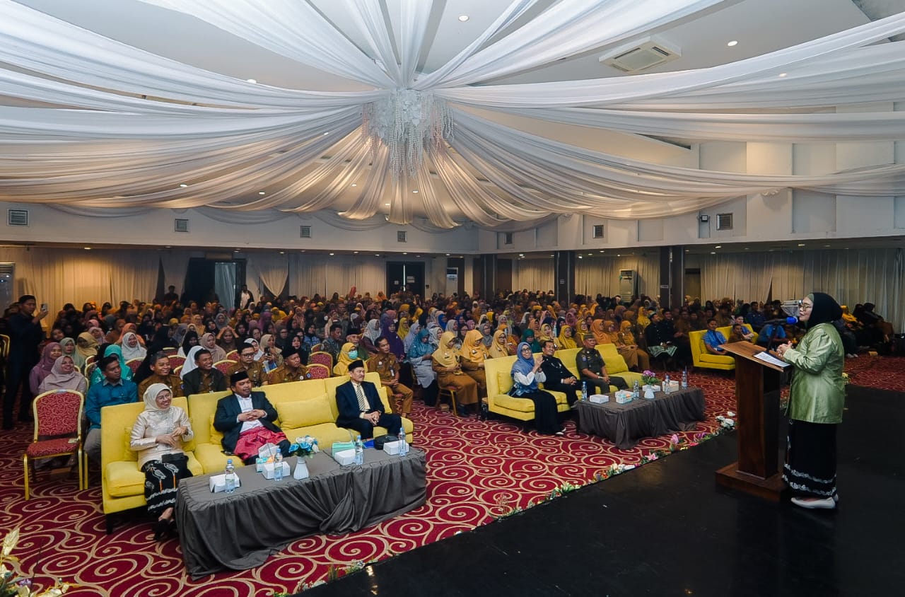 Seminar Parenting WAJAR 1921 Akhiri Program 100 Hari Kerja: Membangun Karakter Anak di Tengah Arus Digital