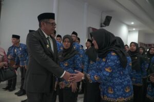 Walikota Bontang Melantik dan Mengambil Sumpah ASN di Kota Bontang