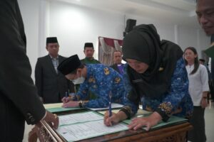 Walikota Bontang Melantik dan Mengambil Sumpah ASN di Kota Bontang