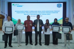 Wali Kota Bontang Buka Kegiatan Sosialisasi Perlindungan Pekerja Rentan