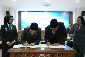 Walkot Bontang Basri Rase Hadiri Rapat Paripurna ke 9 Masa Sidang III DPRD Kota Bontang