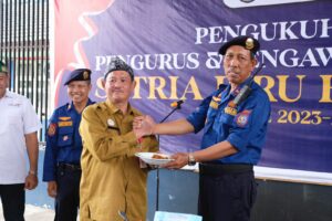 Asisten II Pemkot Bontang Kukuhkan Pengurus dan Pengawas Koperasi Satria Biru Disdamkartan