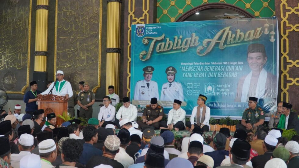 Pemkot Bontang Gelar Tabligh Akbar, Ustadz Abdul Somad Ajak Pemuda Bontang Jadi Motor Penggerak di Masyarakat