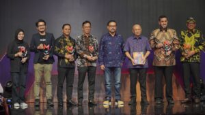 Wali Kota Bontang Terima Penghargaan Merdeka Award