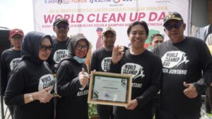 Gelar Aksi World Clean Up Day, Basri Ajak Masyarakat Pilah Sampah Dari Rumah