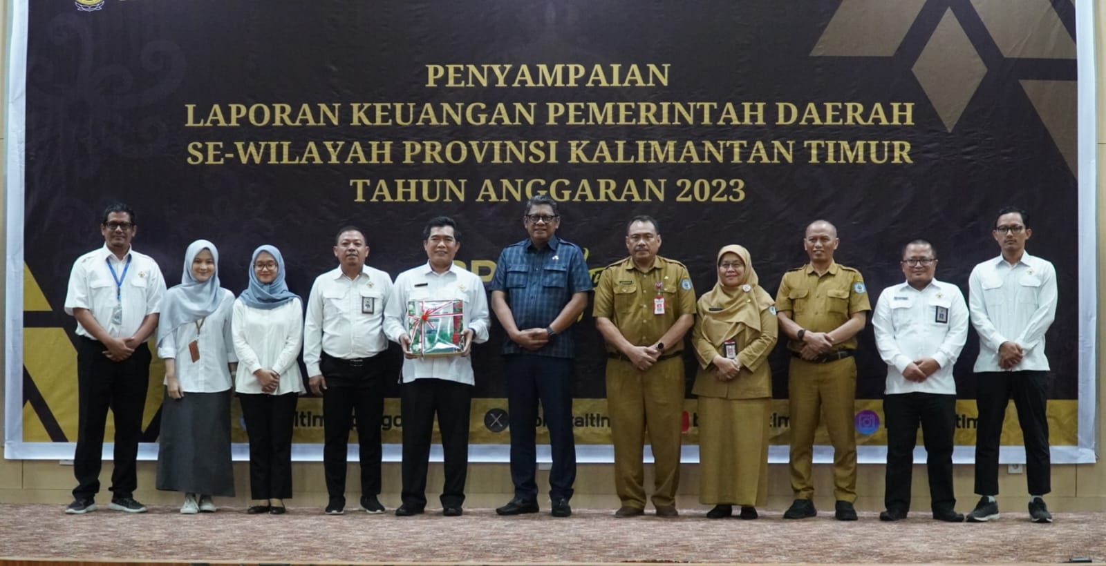 Wali Kota Bontang Serahkan Laporan Keuangan Pemerintah Daerah ke BPK Kaltim