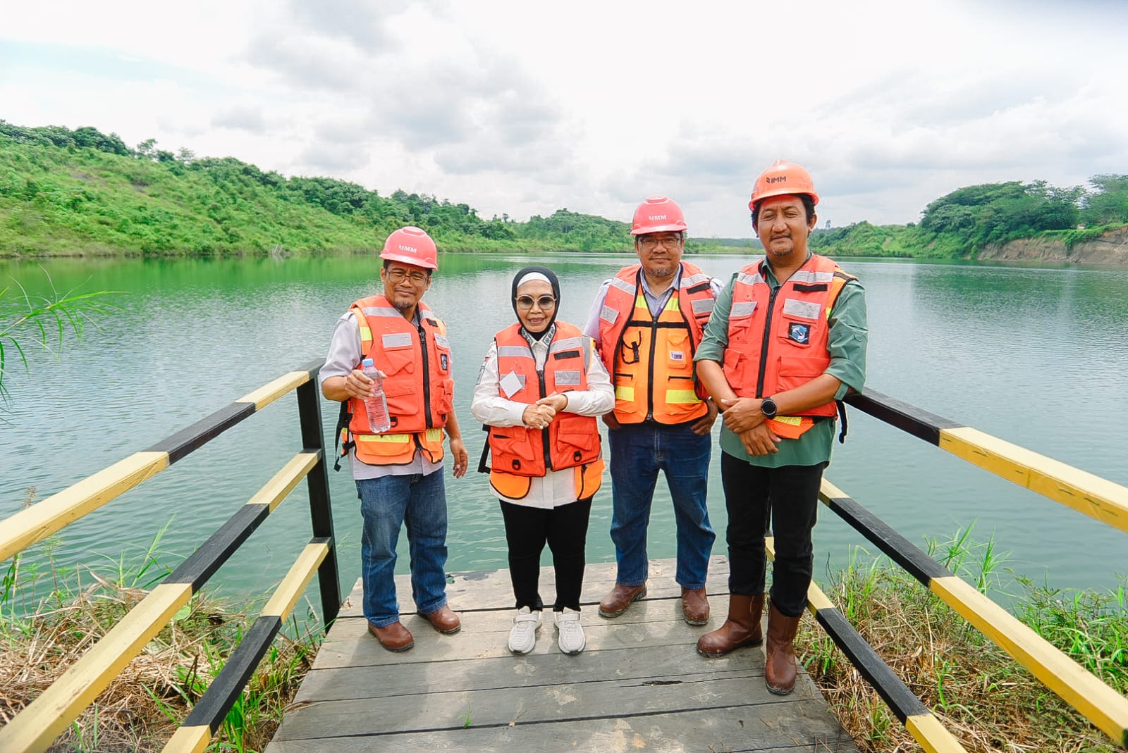 Tanam Pohon, Tanam Masa Depan: Komitmen Bontang dan Indominco untuk Lingkungan Hidup Berkelanjutan