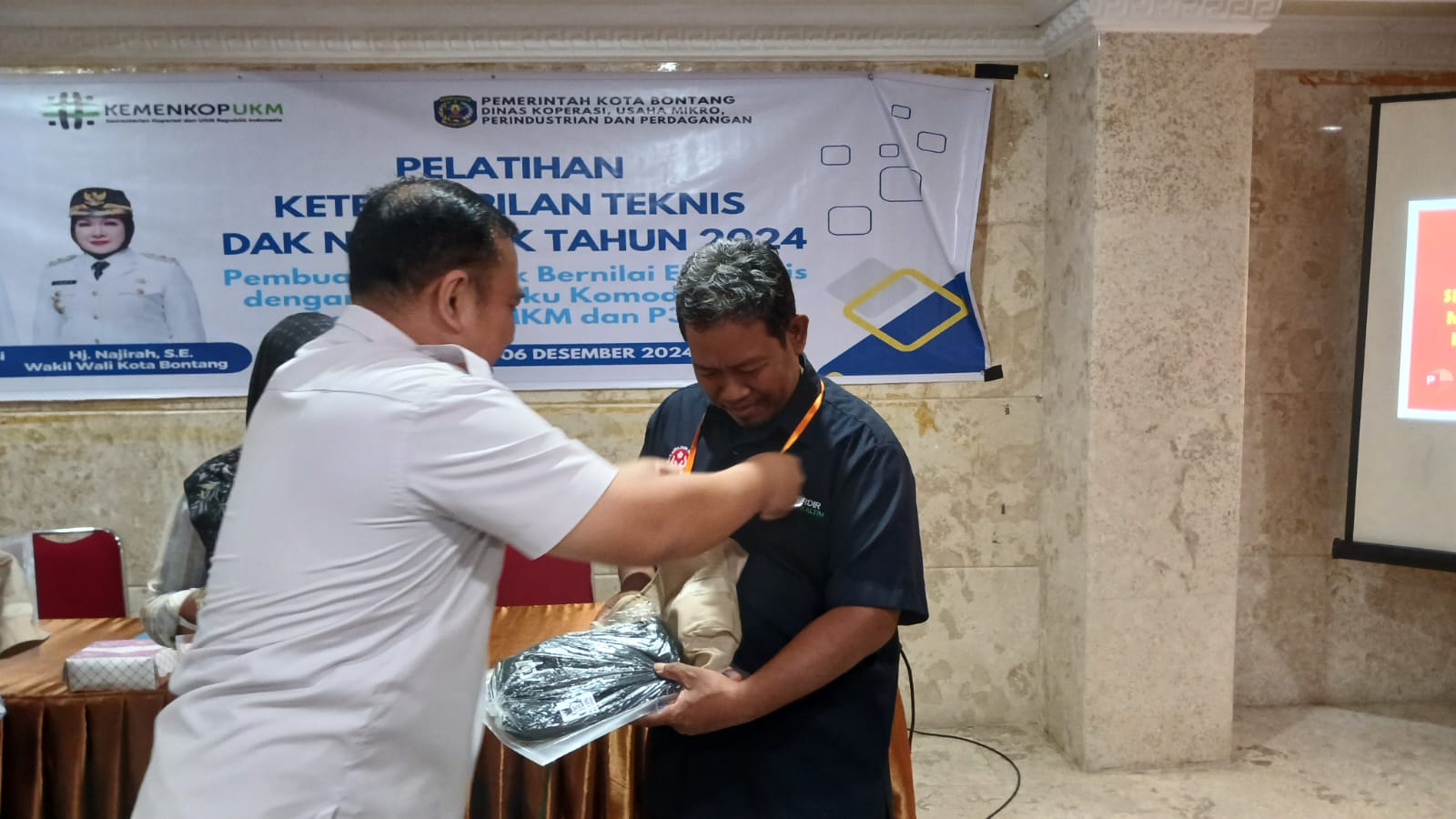 Tingkatkan Nilai Tambah Produk Lokal, DKUMPP Kota Bontang Gelar Pelatihan Untuk Para Pelaku UMKM dan P3KE