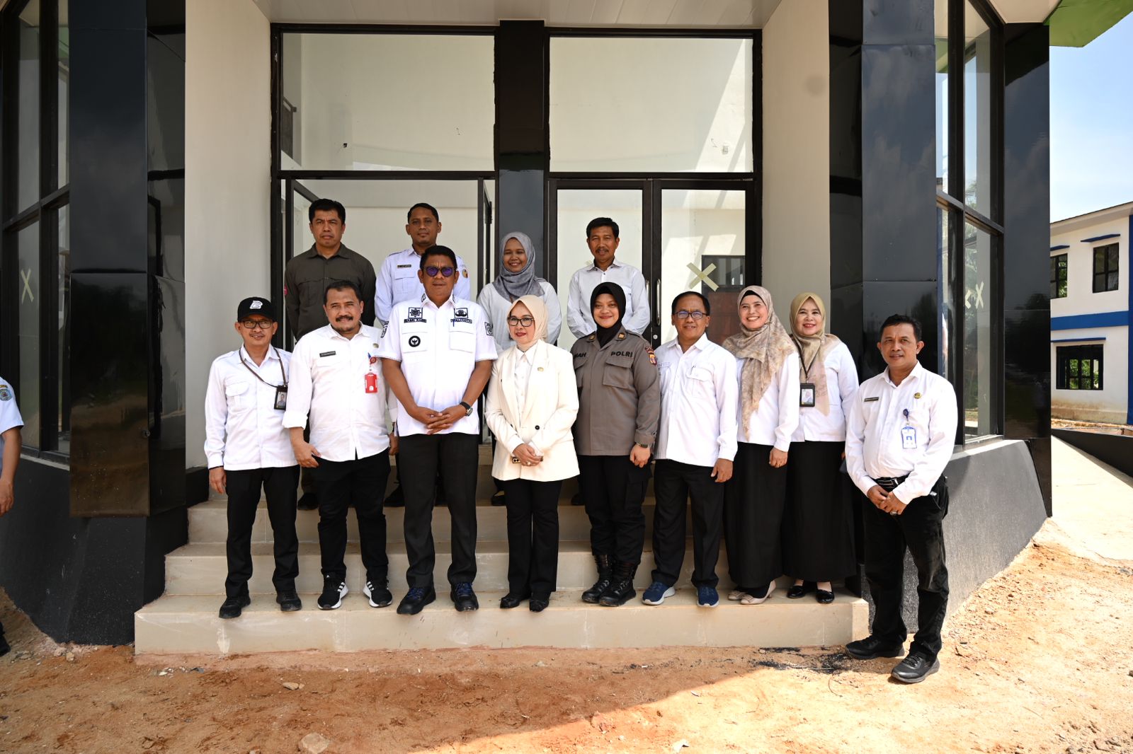 Tingkatkan Pelayanan Publik, Wali Kota Basri Resmikan 7 Gedung Baru