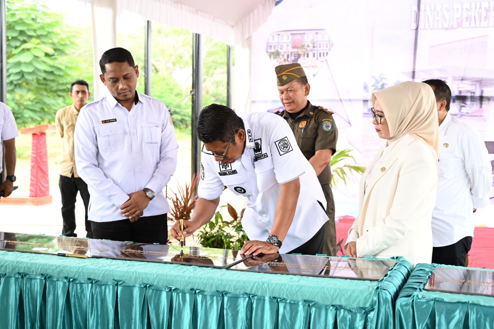 Tingkatkan Pelayanan Publik, Wali Kota Basri Resmikan 7 Gedung Baru