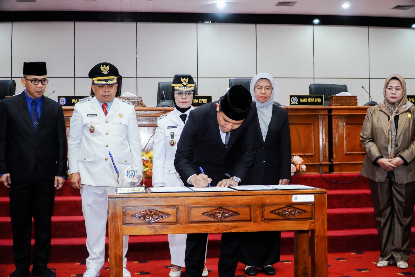 Serah Terima Jabatan Wali Kota Bontang 2025-2030, Komitmen Rampungkan Program Prioritas di 100 Hari Kerja