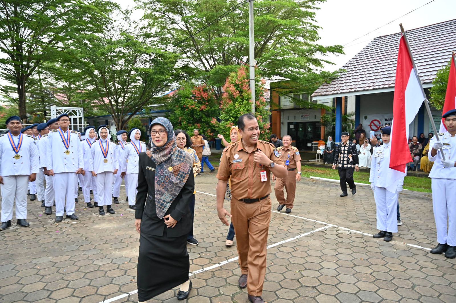 Belimbur Warnai Pelepasan 242 Siswa SMAKANDA, Staf Ahli Asdar: Dari Sekolah Menuju Dunia Kerja