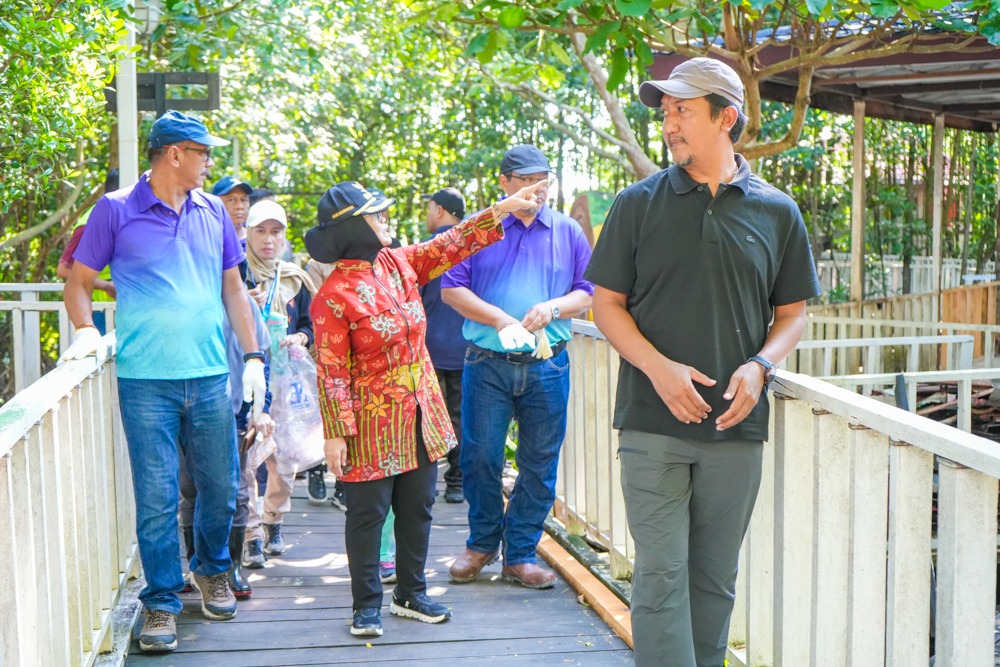 Pemkot Bontang Gelar Apel dan Aksi Bersih Mangrove Tandai Hari Lingkungan Hidup Sedunia, Wali Kota Tekankan Komitmen Kebersihan dari Diri Sendiri