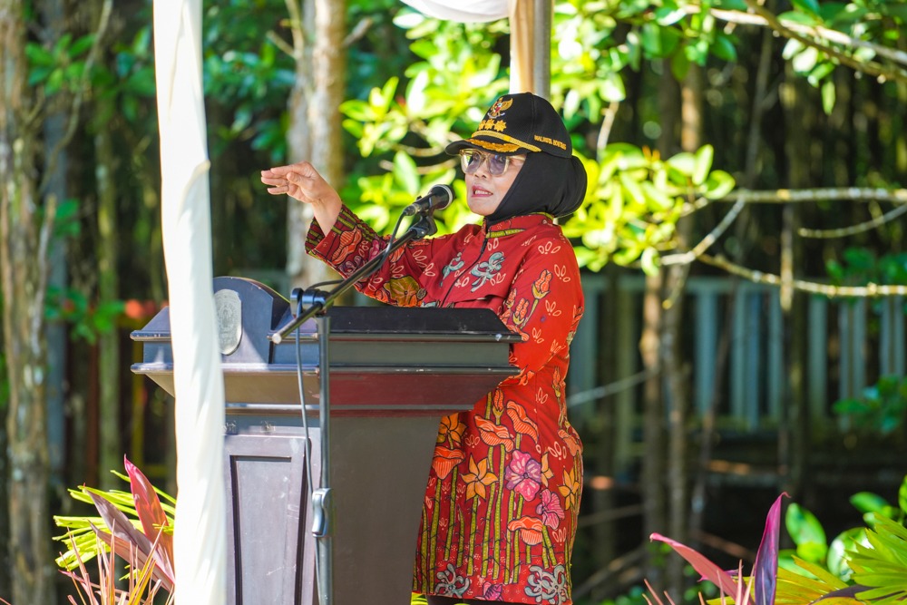 Pemkot Bontang Gelar Apel dan Aksi Bersih Mangrove Tandai Hari Lingkungan Hidup Sedunia, Wali Kota Tekankan Komitmen Kebersihan dari Diri Sendiri