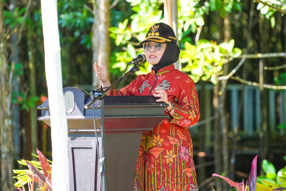 Pemkot Bontang Gelar Apel dan Aksi Bersih Mangrove Tandai Hari Lingkungan Hidup Sedunia, Wali Kota Tekankan Komitmen Kebersihan dari Diri Sendiri