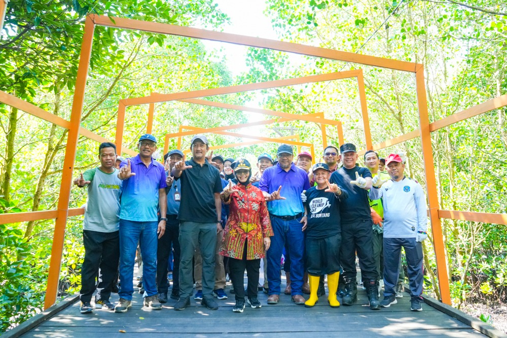 Pemkot Bontang Gelar Apel dan Aksi Bersih Mangrove Tandai Hari Lingkungan Hidup Sedunia, Wali Kota Tekankan Komitmen Kebersihan dari Diri Sendiri