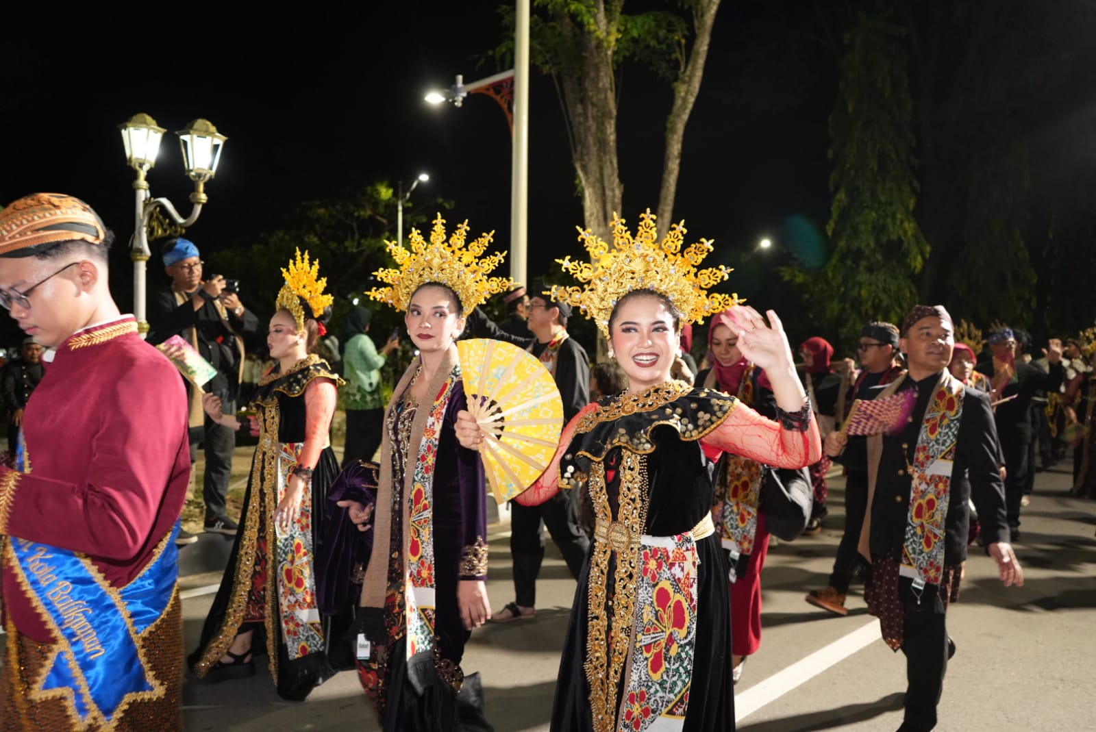Virtue Fantasi Kota Bontang Warnai Karnaval Budaya Nusantara Rakernas APEKSI 17 di Balikpapan