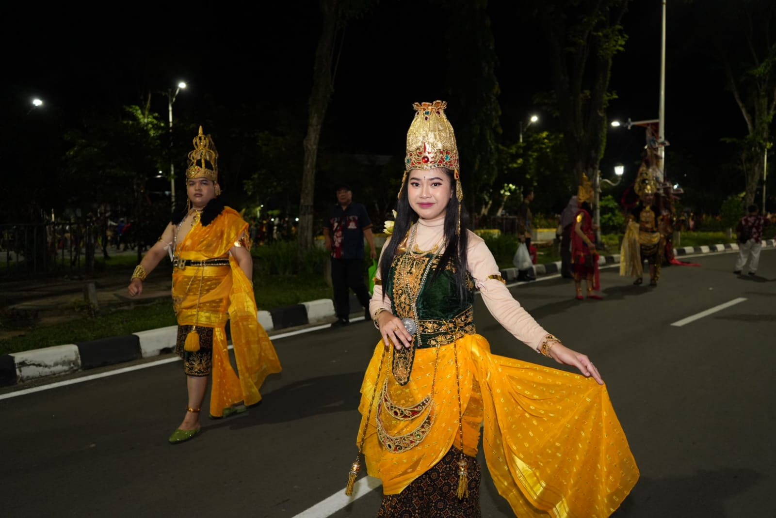 Virtue Fantasi Kota Bontang Warnai Karnaval Budaya Nusantara Rakernas APEKSI 17 di Balikpapan