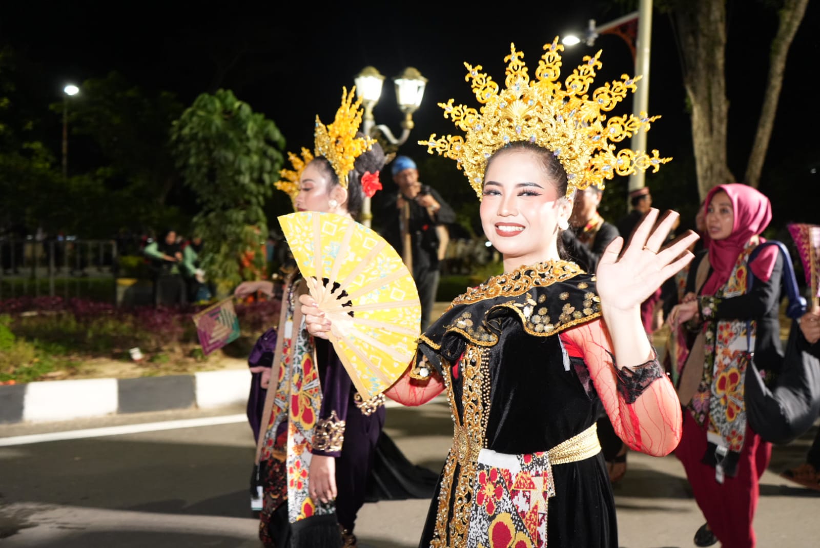 Virtue Fantasi Kota Bontang Warnai Karnaval Budaya Nusantara Rakernas APEKSI 17 di Balikpapan