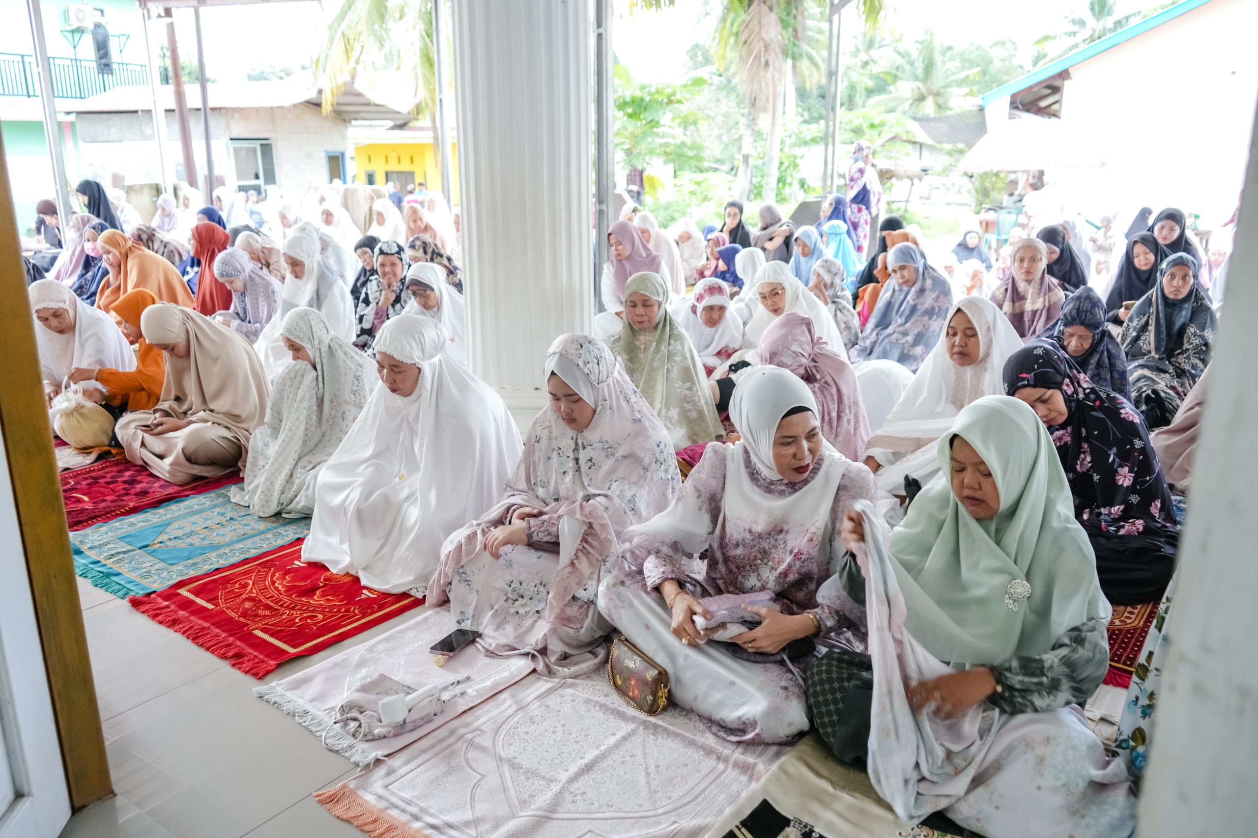 Wawali Agus Haris Sholat Ied di Masjid Al-Ikhlas Sidrap, Sampaikan Pesan Ketaatan dan Capaian Pengentasan Kemiskinan