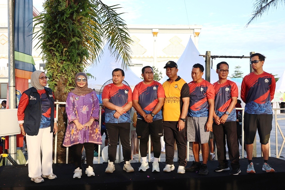 Lebih dari 800 Pelari Semarakkan Bontang Running 2025: Wujud Komitmen Pemkot Tingkatkan Kualitas SDM Melalui Olahraga