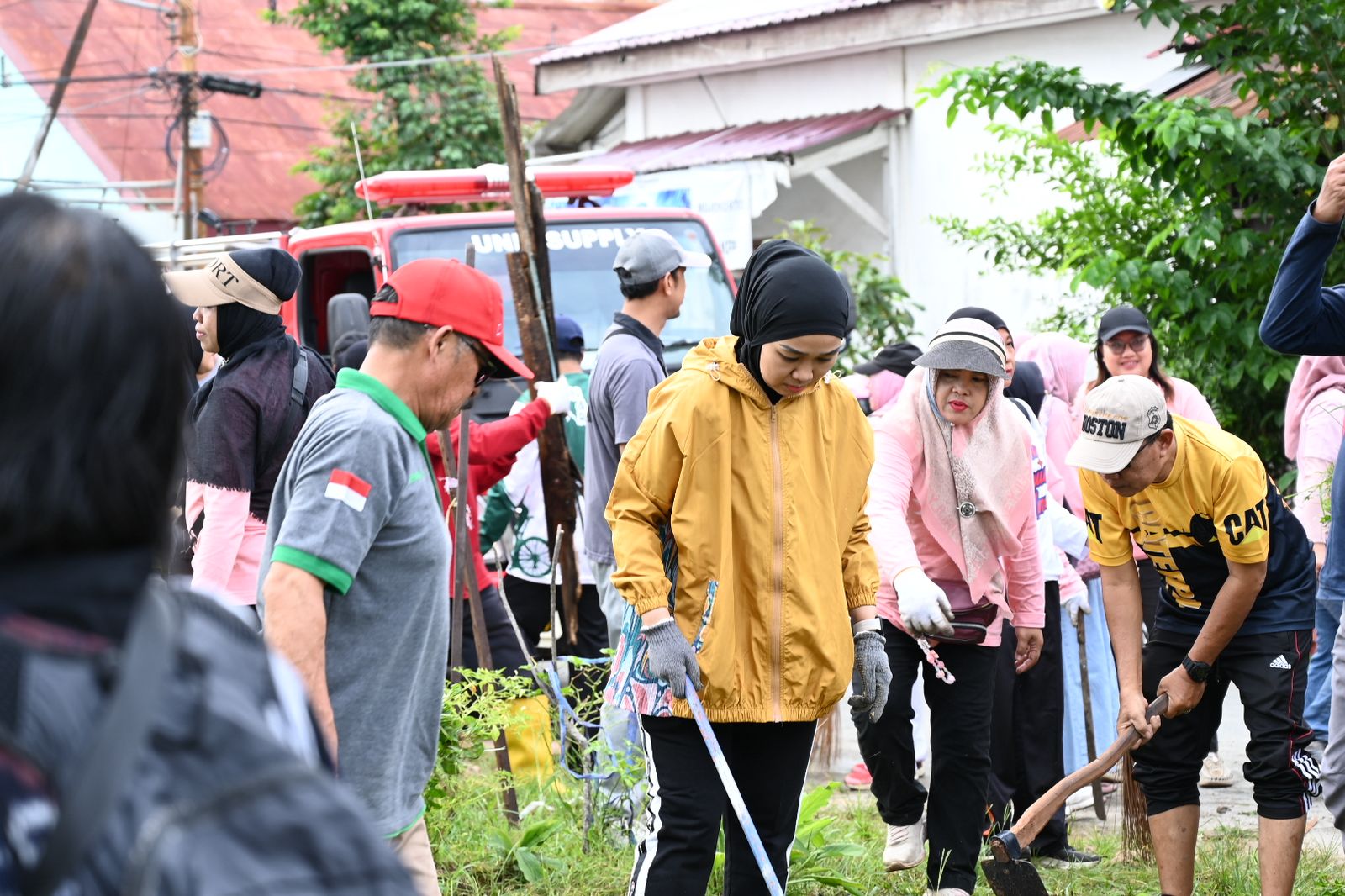 Wali Kota Bontang Pimpin Kegiatan Jumat Bersih Perdana di BTN KCY Api-api