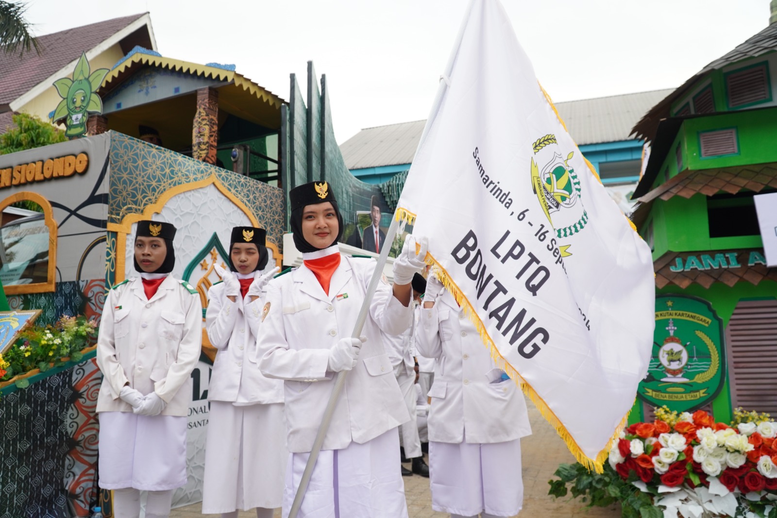 Kota Bontang Curi Perhatian dengan Mobil Hias Masjid Terapung di Pawai Ta'aruf MTQ Nasional