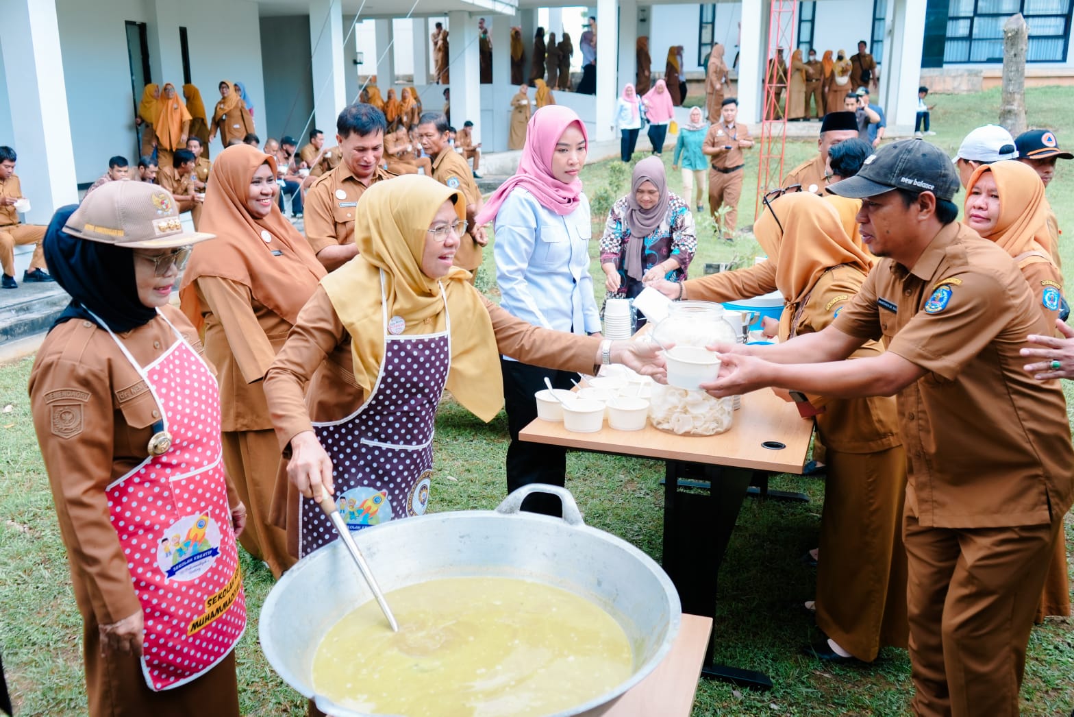 Wali Kota Neni Teken MoU Kuliah Gratis, Siap Tingkatkan SDM Bontang