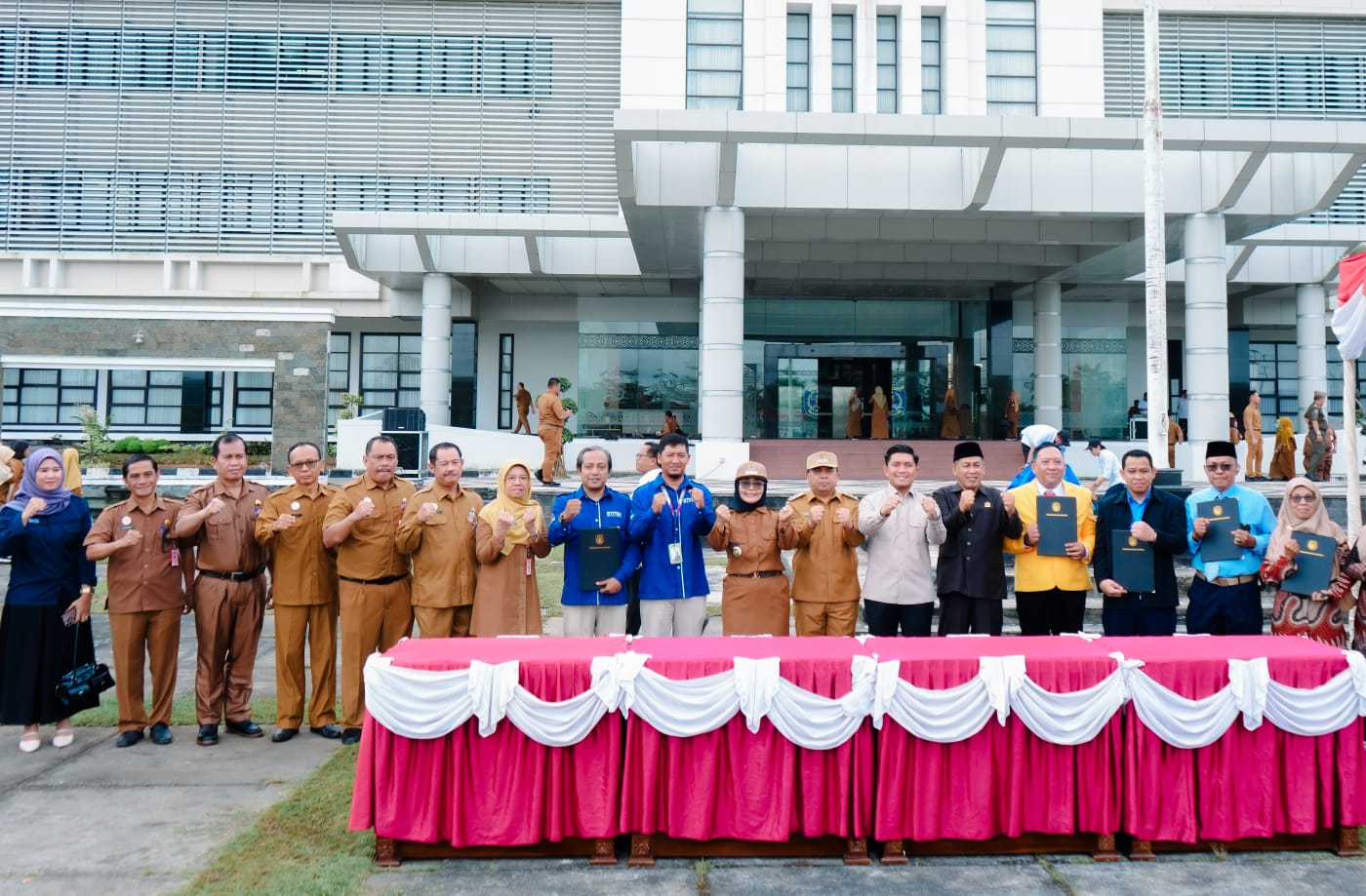 Wali Kota Neni Teken MoU Kuliah Gratis, Siap Tingkatkan SDM Bontang