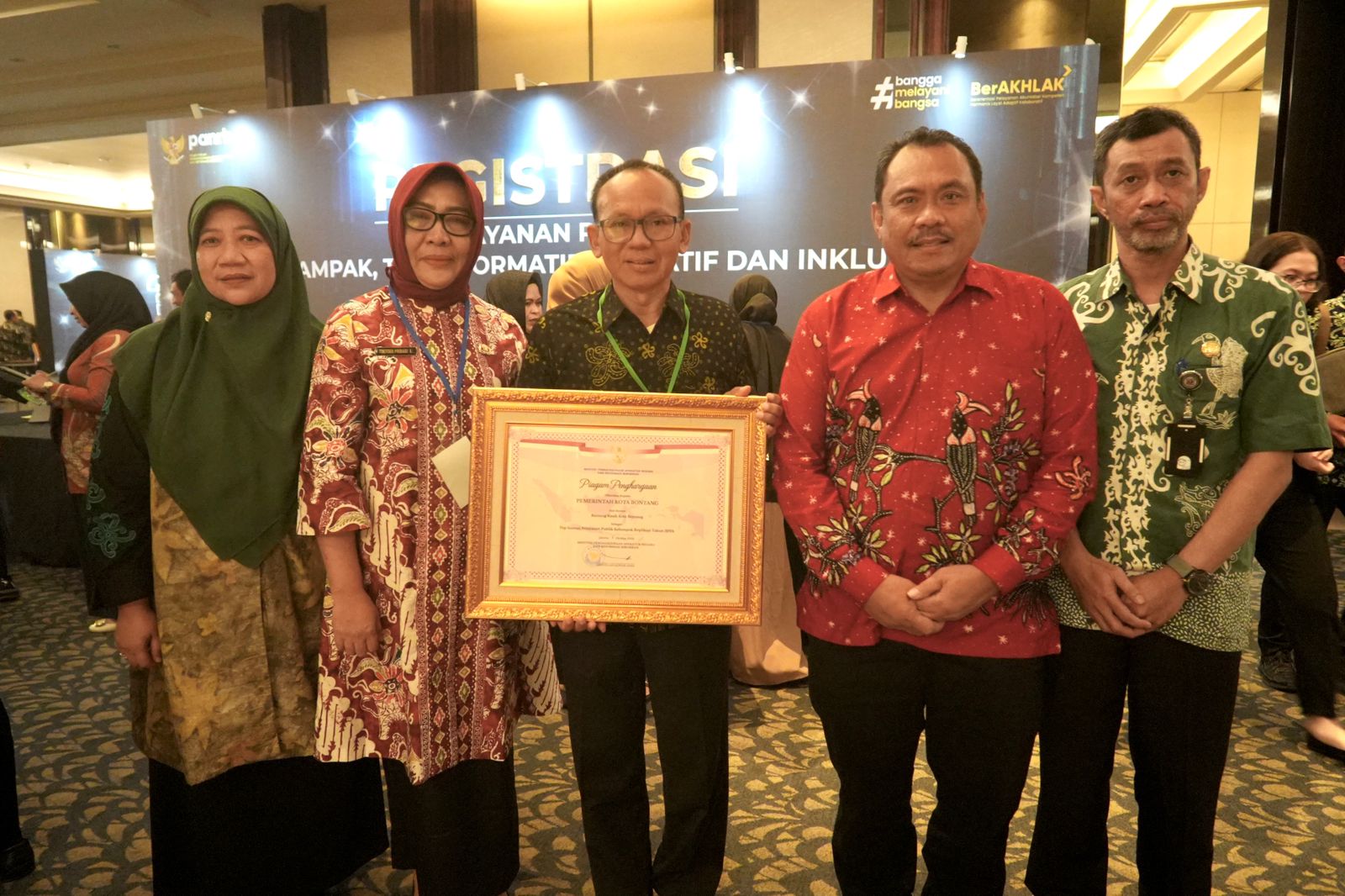 Pemkot Bontang Raih Penghargaan Top Inovasi Pelayanan Publik 2024