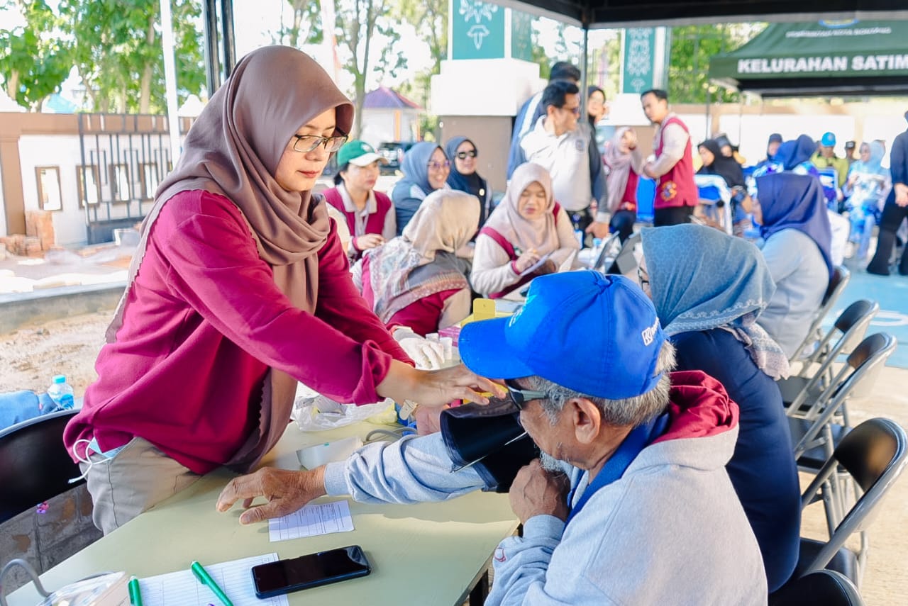Semarak Hari Lansia di Bontang: Senam Sehat dan Pemeriksaan Gratis Digelar Serentak di 15 Kelurahan