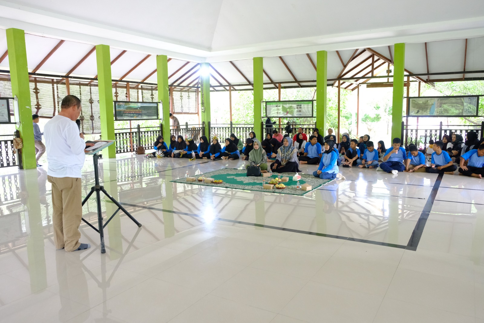 Walikota Sampaikan Pesan Penting tentang Jasa Guru dalam Acara Pisah Kenang Siswa SDN 002 Bontang Utara