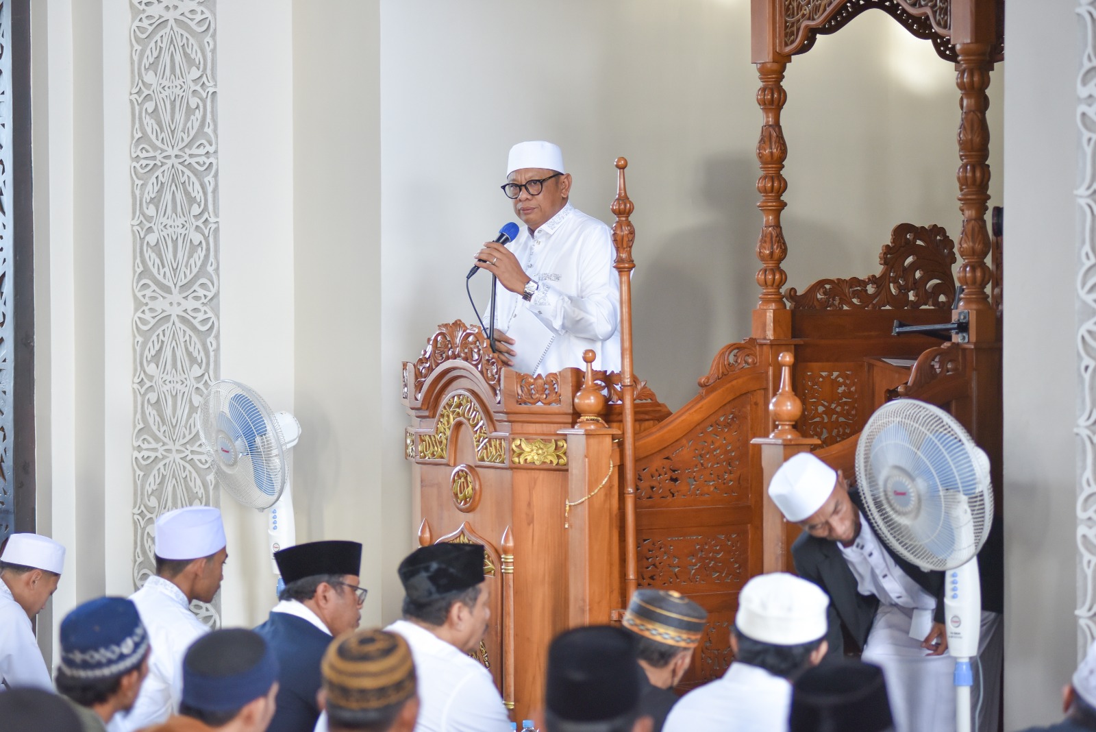 Walikota Bontang Ajak Umat Tingkatkan Keimanan dan Ketaqwaan pada Sholat Idul Fitri di Masjid Terapung Loktuan