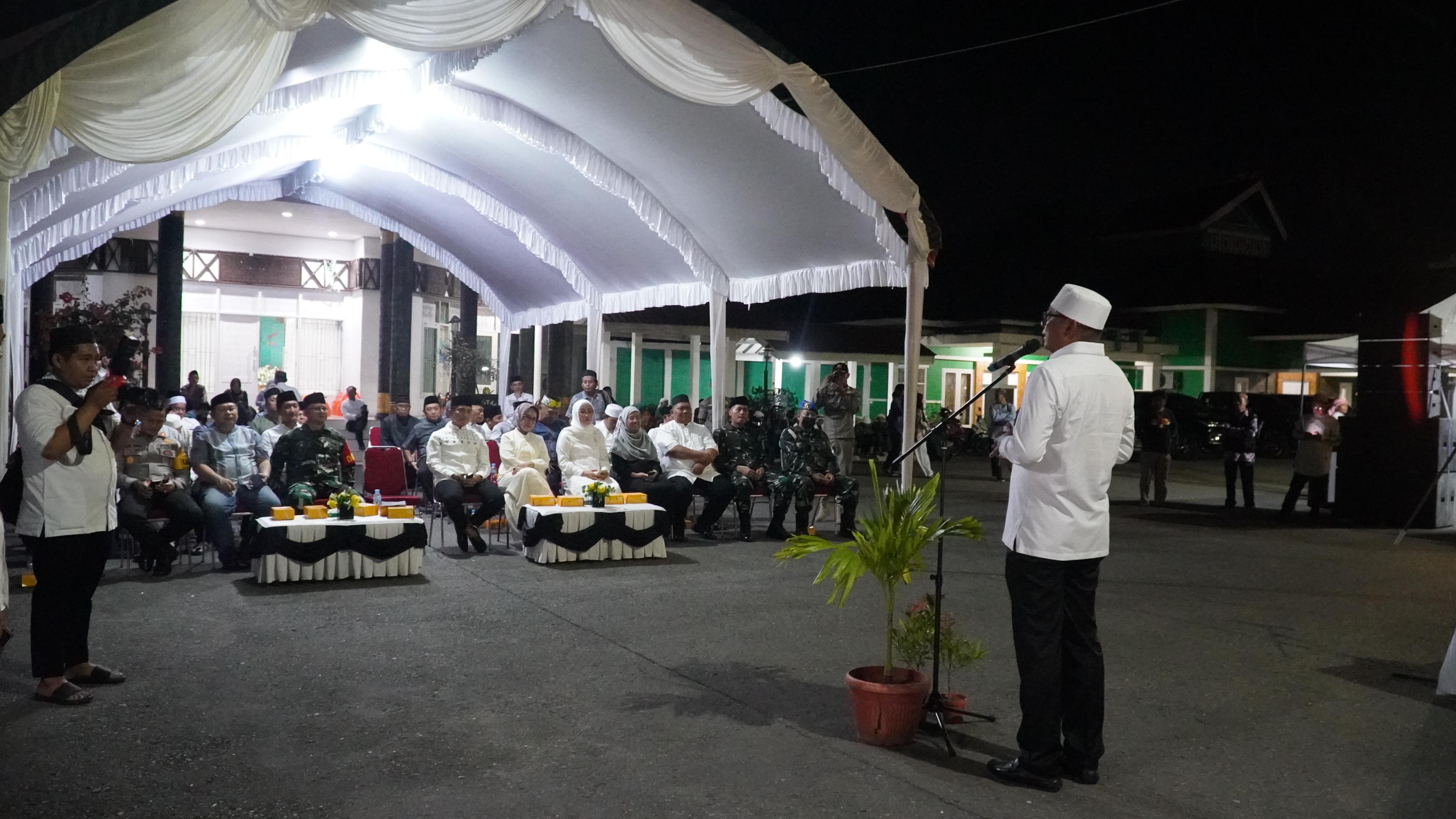 Walikota Lepas Peserta Takbir Keliling Sambut Idul Fitri 1445 H di Bontang
