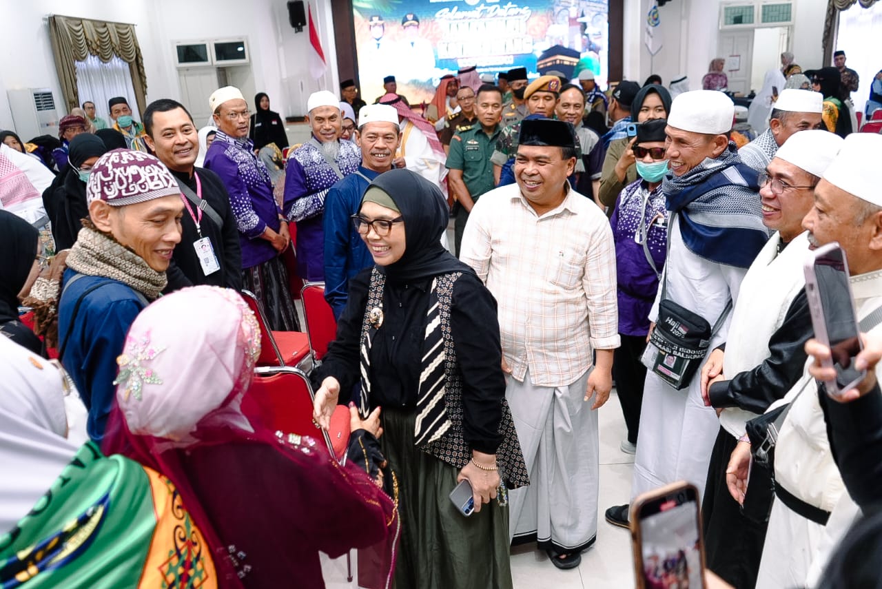 145 Jamaah Haji Kloter 16 Embarkasi Balikpapan Tiba di Bontang, Wali Kota Sambut Langsung