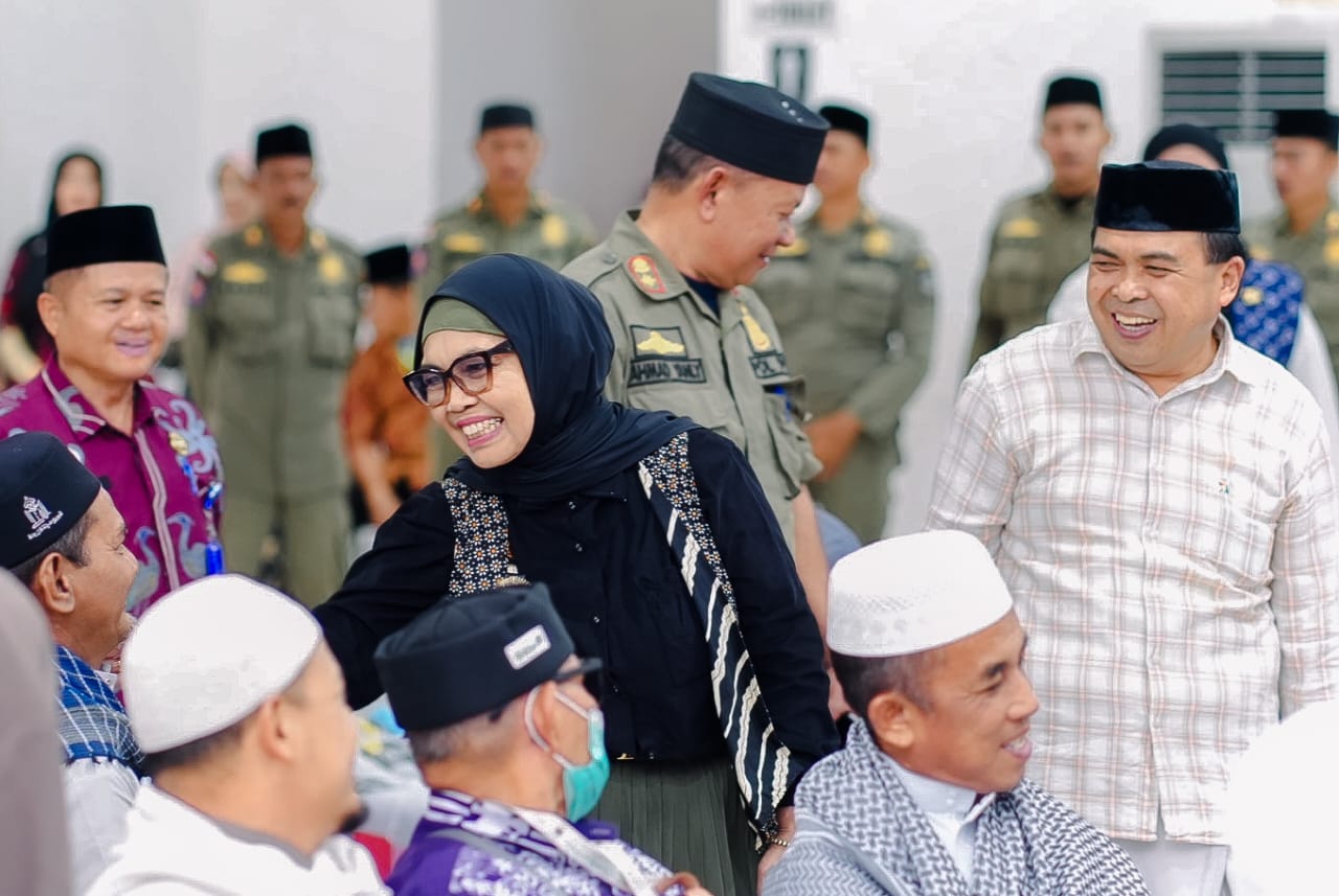 145 Jamaah Haji Kloter 16 Embarkasi Balikpapan Tiba di Bontang, Wali Kota Sambut Langsung