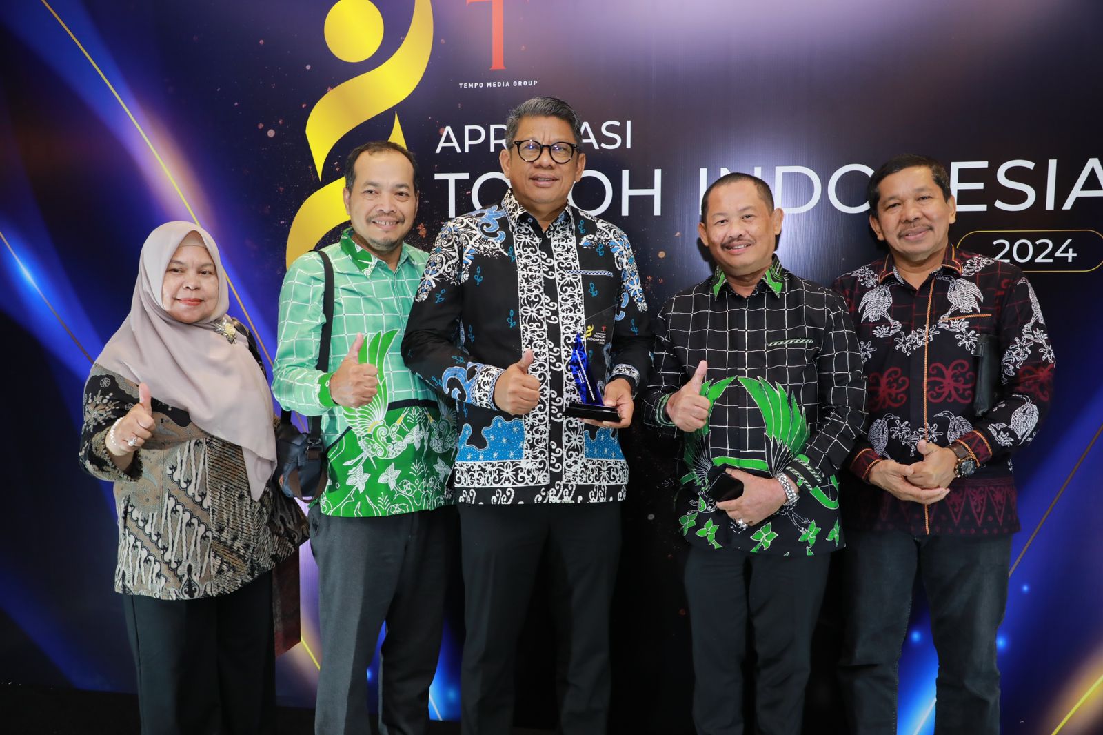Wali Kota Bontang Terima Penghargaan Sebagai Tokoh Pelestari Lingkungan dan Mitigasi Bencana
