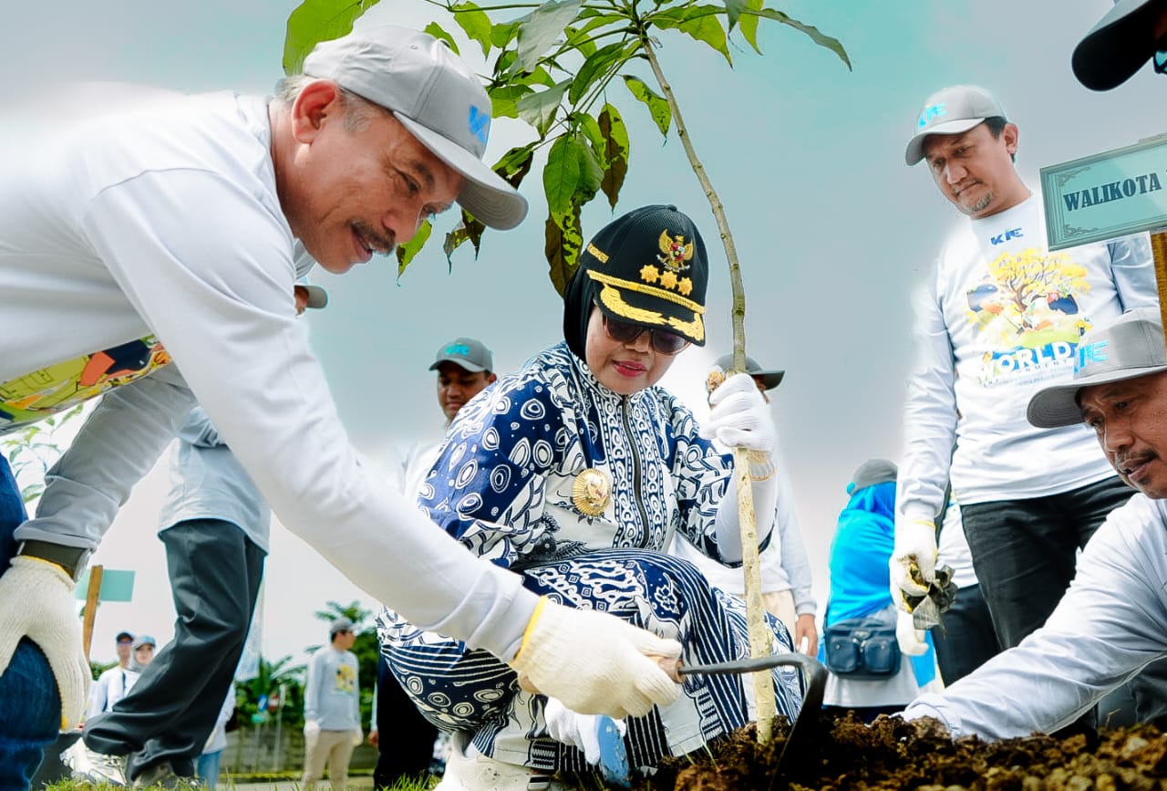 PT KIE Tunjukkan Komitmen Lingkungan Lewat Penanaman Pohon, Walikota Neni Dorong Industri Berkelanjutan