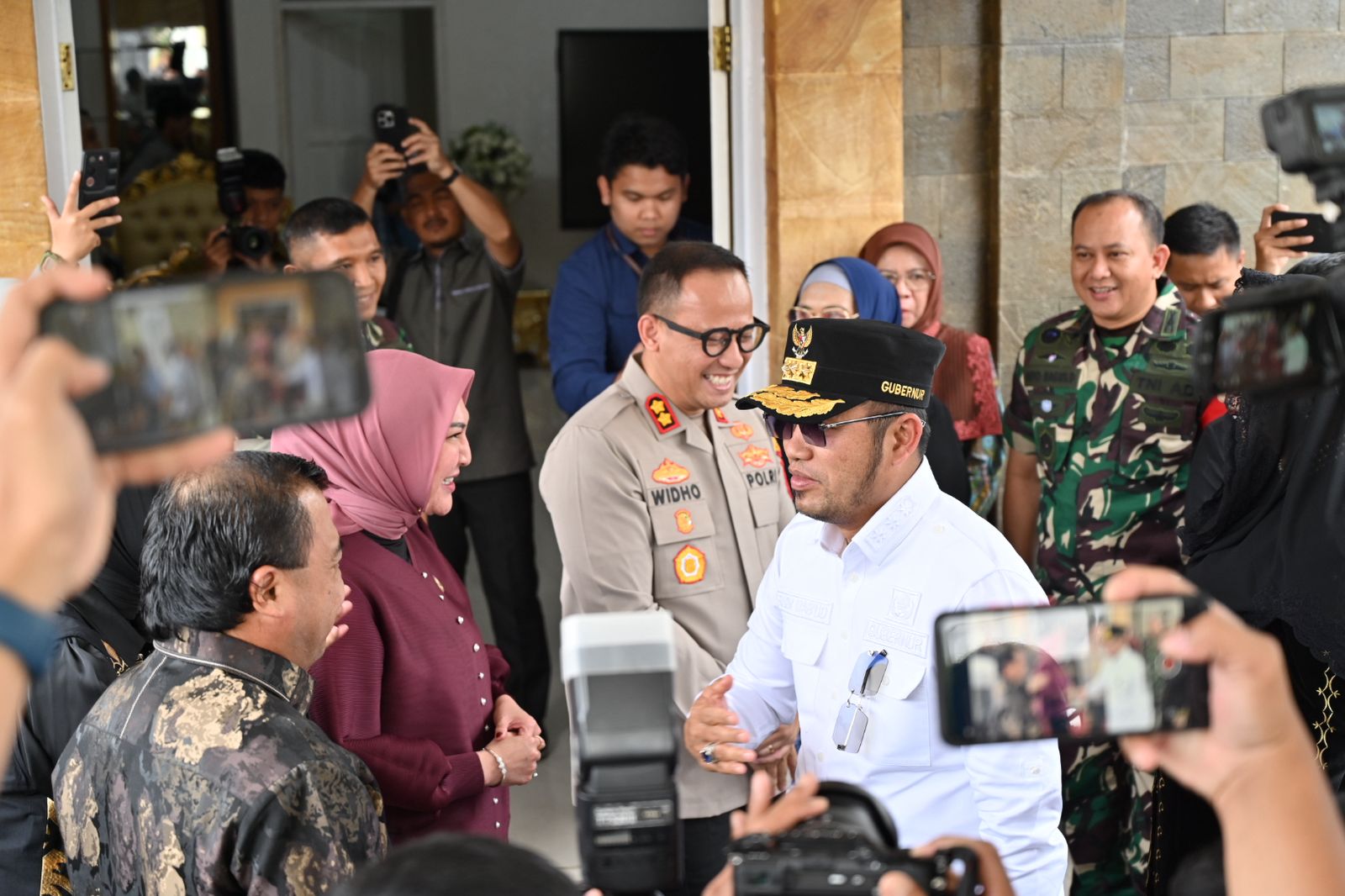 Gubernur Kaltim Rudi Mas'ud Kunjungi Bontang, Serahkan Program Bantuan Gaspol Gratispol